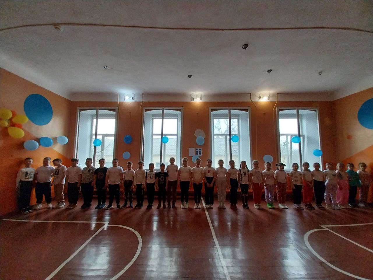 Розважальна програма « Веселі та спортивні»