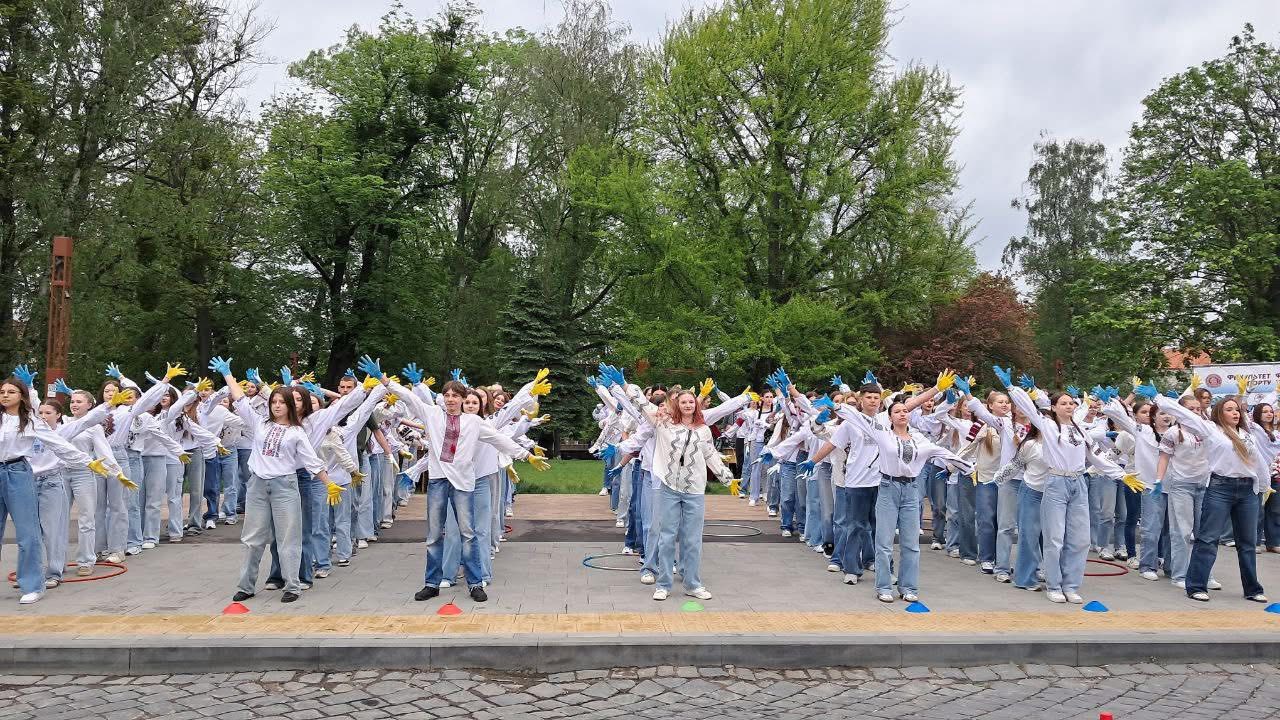 НАЦІОНАЛЬНО-ПАТРІОТИЧНЕ СВЯТО «Танцюймо вишиванкою»